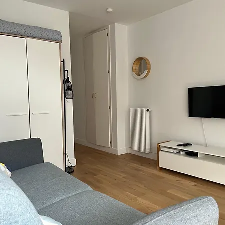 13 Proche Luxembourg Paris